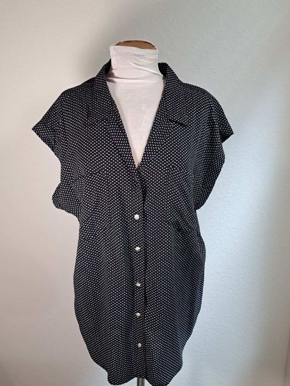 Jachs Girlfriend Women’s Blouse XL  Black White Polka Dot Top Cap Sleeve Buttons